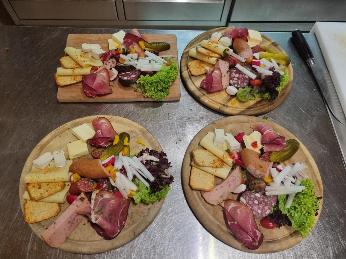 Bauer'S Pension-Restaurant-Catering Grosshabersdorf Esterno foto